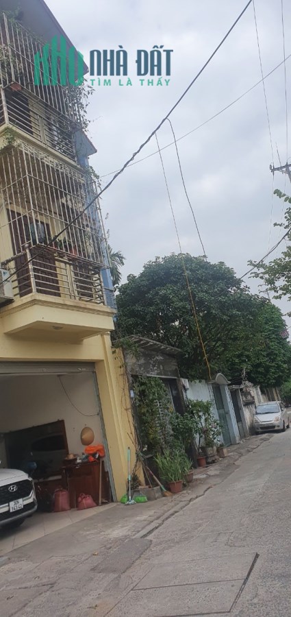 Bán nhà Ngọc Thuỵ, Dtsd 39m, 4 Tầng, giá nhỉnh 3 tỷ. Cách phố đi bộ 1 Cầu.
