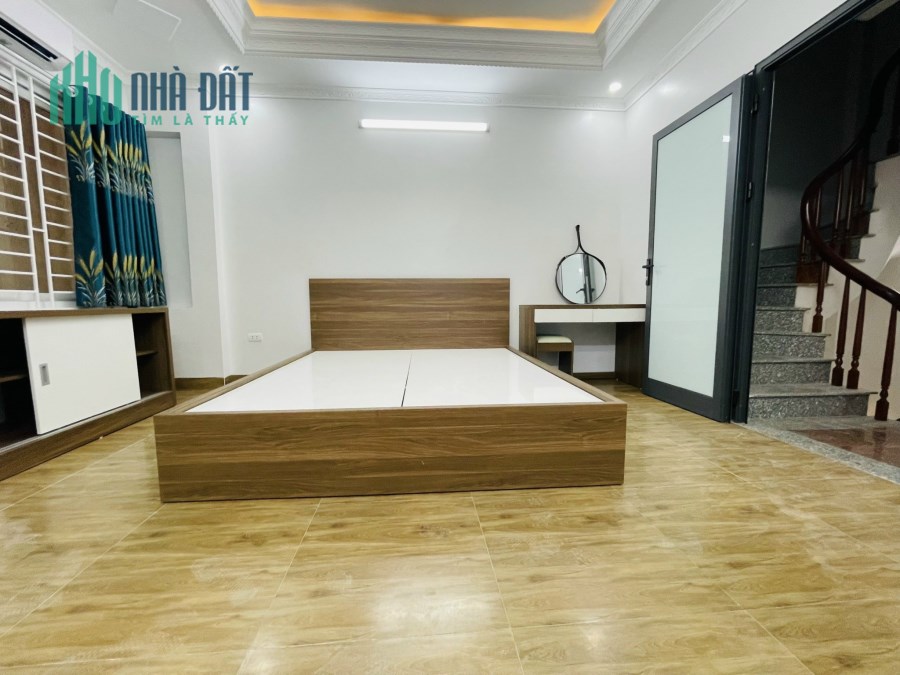 BÁN NHÀ 40m2, PHỐ Hoàng Hoa Thám, Tây Hồ, 4.5 tỷ: tung8st