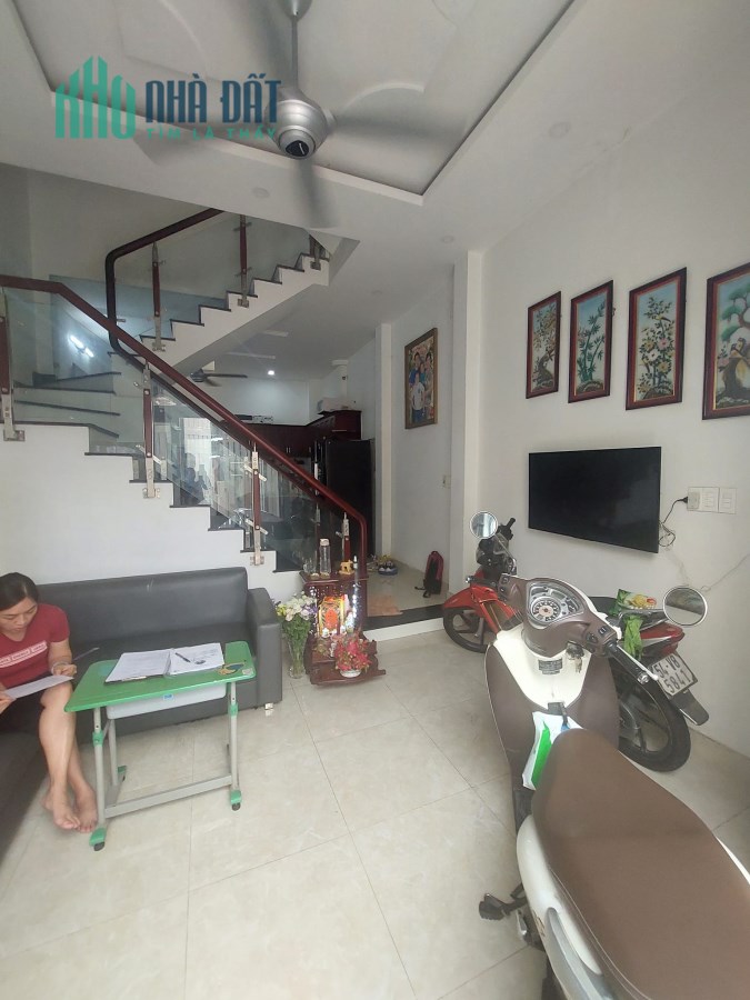 BÁN NHÀ QUẬN 10- 32M2 - 3 TẦNG - HẺM 3M - AN NINH - CHỈ NHỈNH 5 TỶ
