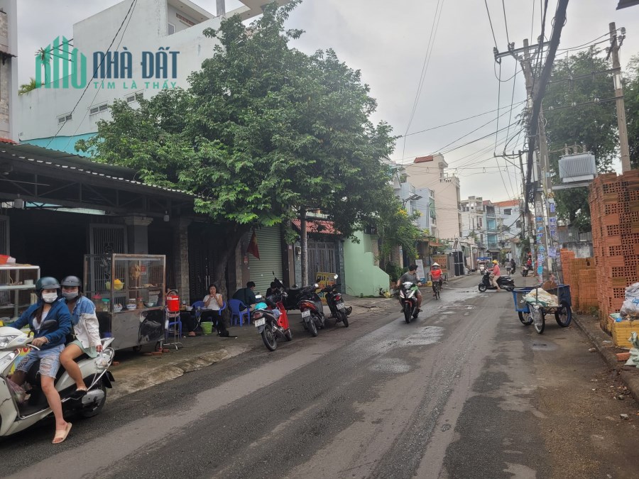 NHÀ MAT TIỀN Đ.ĐÔNG HUNG THUẬN 06-THỚI AN-Q12 CHỈ CÓ 60tr/m2.(BÁN GẤP)
