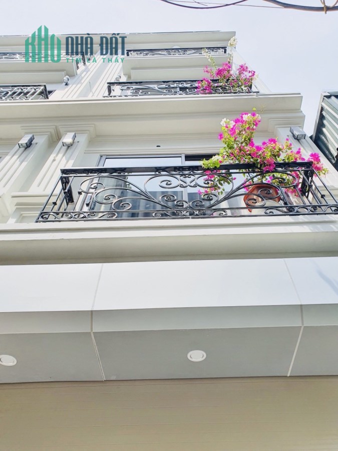 Nhà đẹp nhức nách- nội thất hiện đại nhỉnh 5 tỷ
