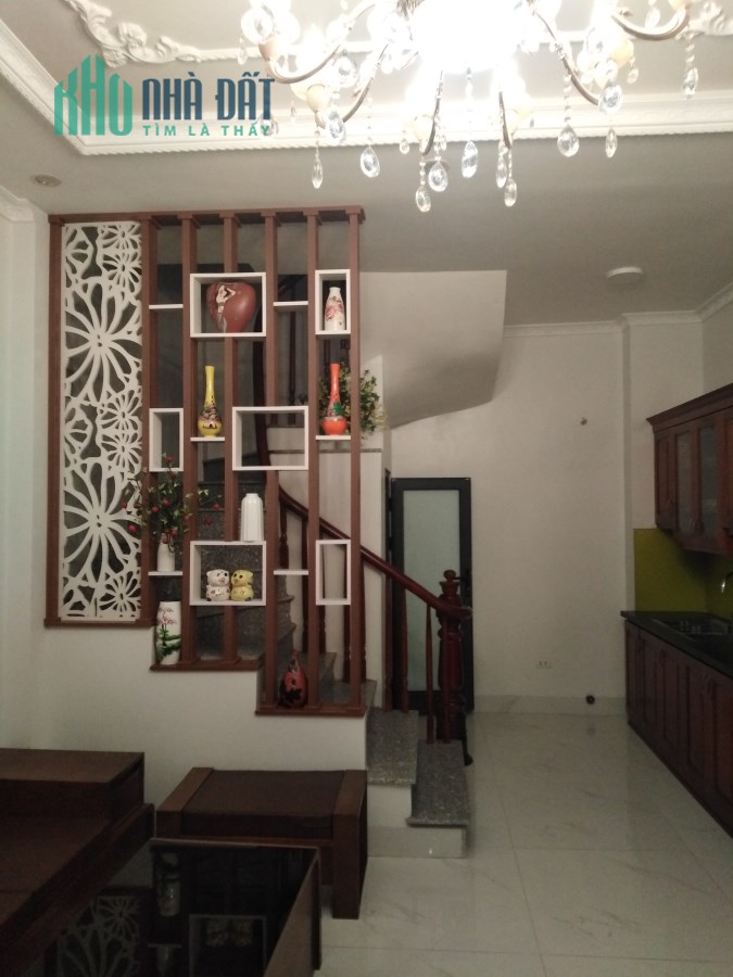 Bán nhà phố Hoàng Hoa Thám, Tây Hồ, 35m2, 4.5 tỷ: tung1st