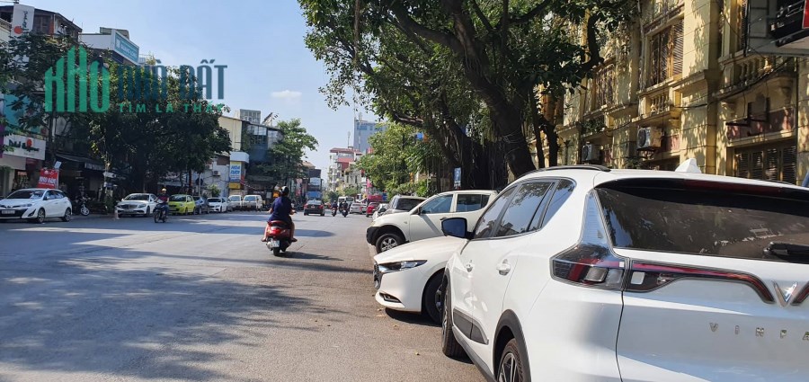 Bán nhà mặt phố Hai Bà Trưng 180m, 5T, MT 5m, thang máy, ô tô, KD giá 85 tỷ. Lh: 0366051369
