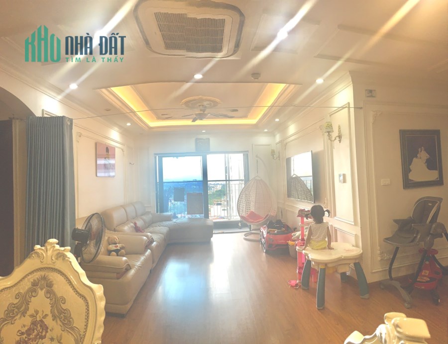 Chính chủ bán căn hộ 3 phòng ngủ Goldmark City, full nội thất cao cấp giá chỉ 4,7 tỷ