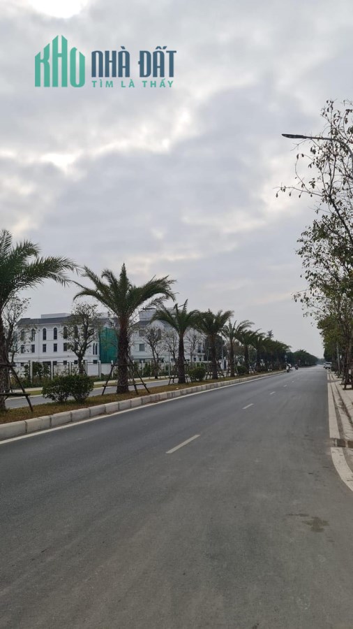 Bán nhà phố VIệt Hưng, ngõ rộng, nhà đẹp ở ngay 36m2, 5t nhỉnh 3 tỷ 0977576383