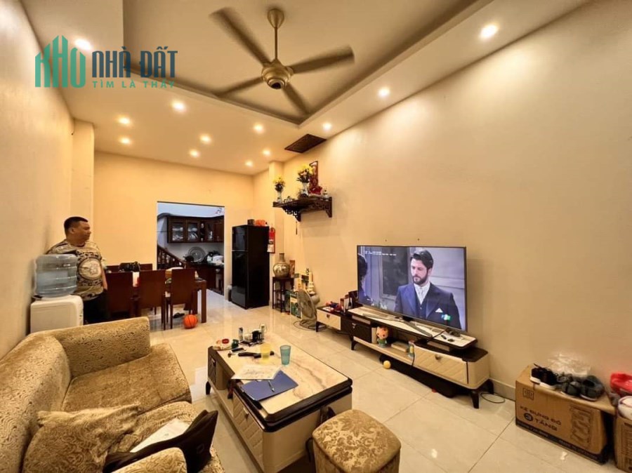 NHÀ ĐẸP PHỐ CHÍNH KINH ,THANH XUÂN 5 TẦNG 6 NGỦ GIÁ 3.5TỶ