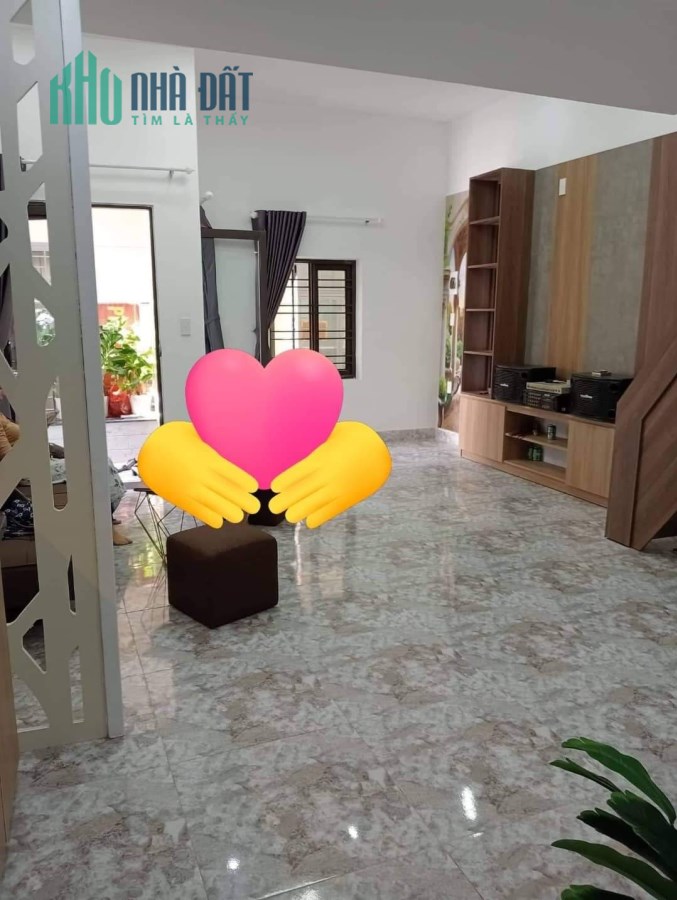 Chỉ 2 tỷ bán ngay nhà Núi Thành 40m2