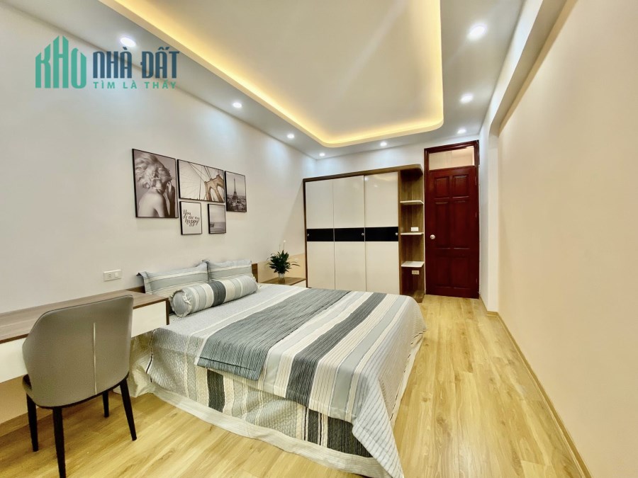 Bán nhà 106 hoàng quốc việt, phân lô, ngõ thông, oto vào nhà, 50m, mt 5,6m, 9.2 tỷ