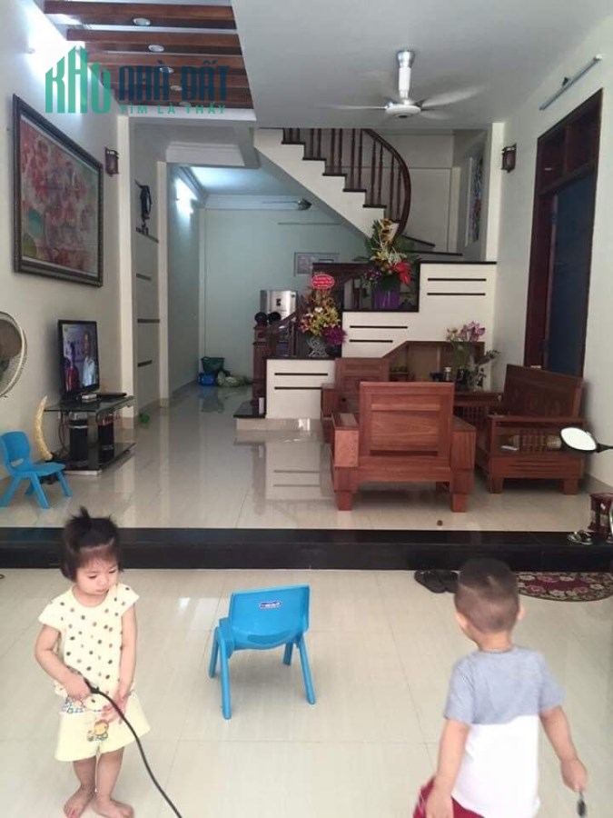 ĐẤU GIÁ LIỀN KỀ MẬU LƯƠNG KIẾN HƯNG HÀ ĐÔNG – Ô TÔ TRÁNH VỈA HÈ – CHỦ CẦN BÁN GẤP