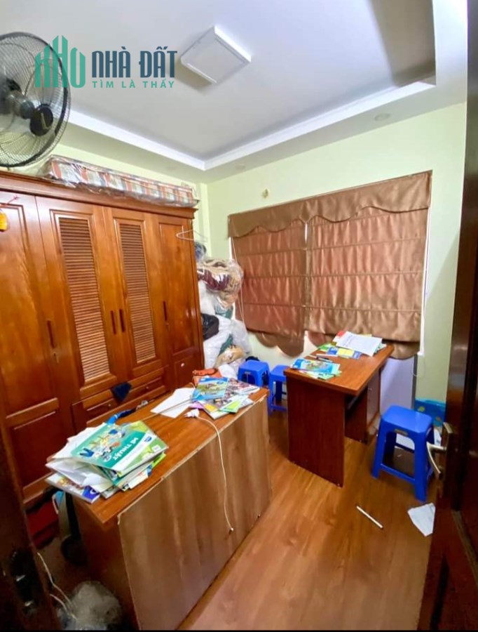 Cần bán nhà Lạc Long Quân,cạnh Bán đảo Tây Hồ.giáp khu hành chính thứ 2của HN