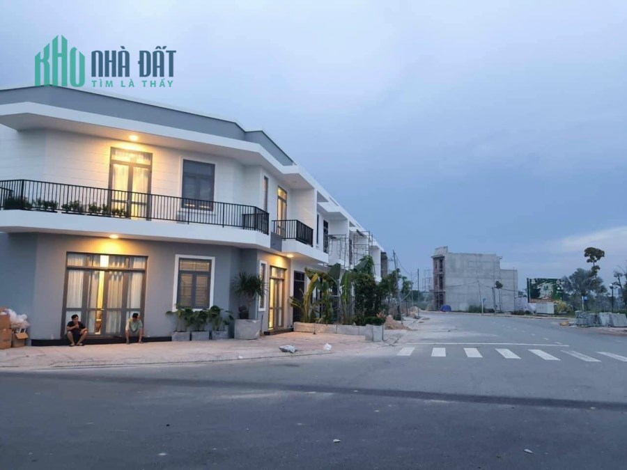 Bán nhà xây sẵn tring tâm Bến Cát, chỉ từ 1.6 tỳ/căn 1 trệt 1 lầu hoàn thiện Full nội thất