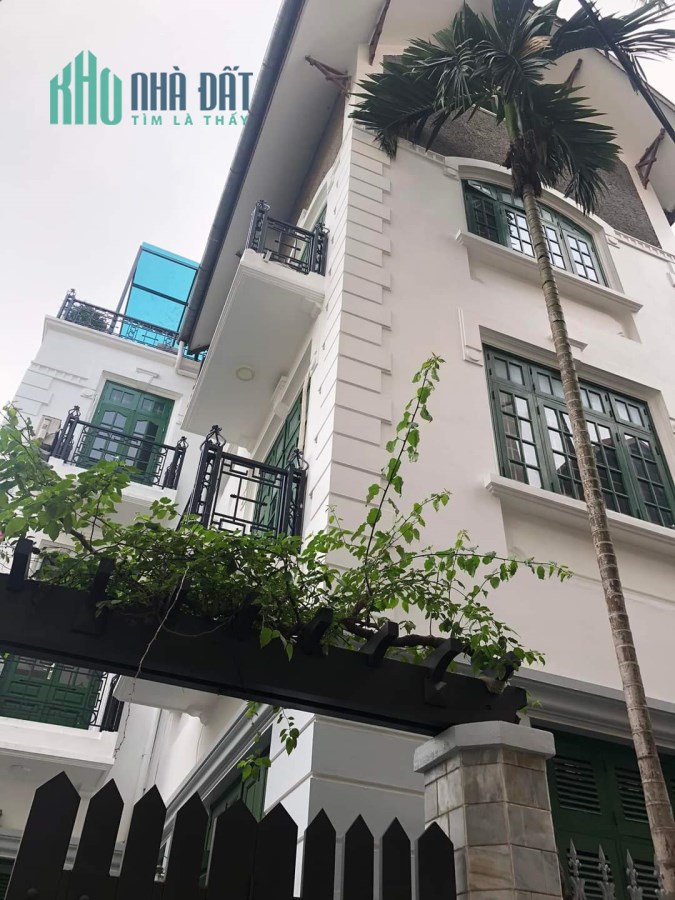 Biệt thự Lạc Long Quân gần Lotte gara ô tô,vài bước ra phố 120m chỉ 13 tỷ