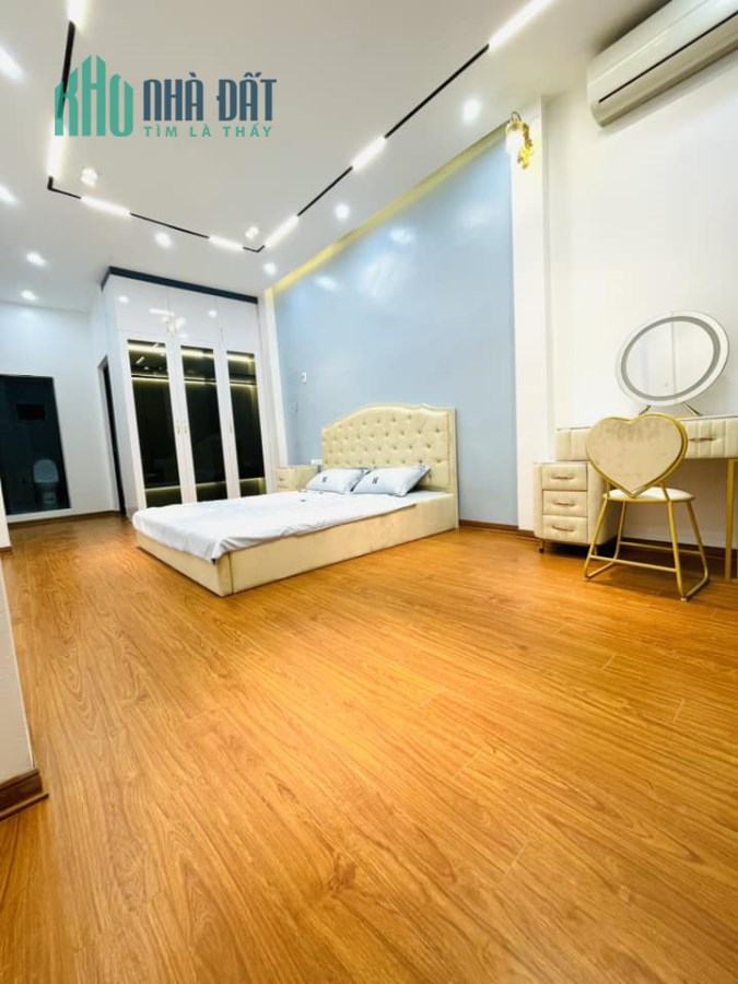 CÓ 1 0 2 - SIÊU PHẨM NGỌC HÀ - CỰC HIẾM -LÔ GÓC - THOÁNG SÁNG VĨNH VIỄN- 10 Ô TÔ TRÁNH