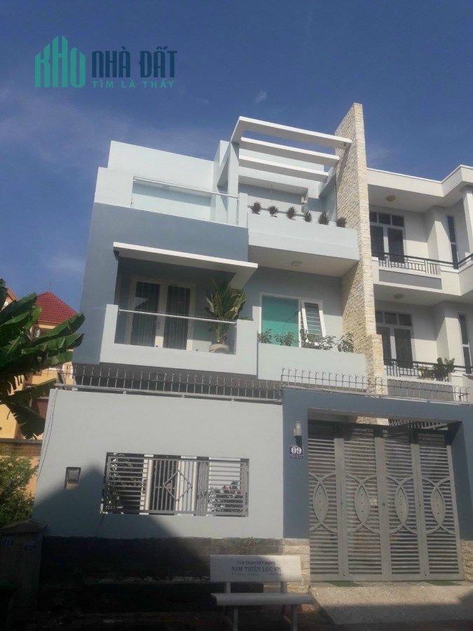 Biệt thự khu Nam long phước long B, diện tích 140m đúc 3 lầu khu vip