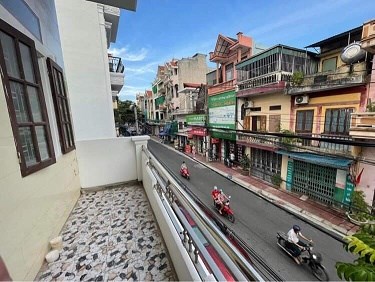 Bán nhà 2 tầng, mặt phố kinh doanh Ngô Thì Nhậm