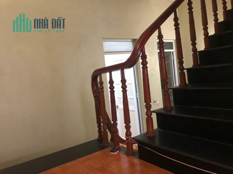Chính chủ cần bán gấp mảnh đất 111,4m full thổ cư mặt đường QL6 tại Dân Hạ - Kỳ Sơn sẵn nhà 3 tầng