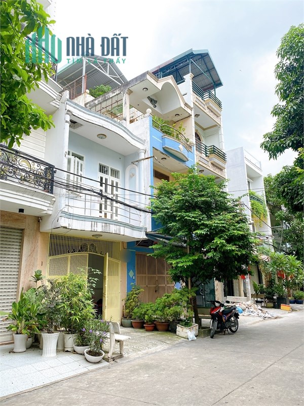 Bán nhà MTNB 12m nguyễn cửu đàm Q.tân phú 4mx14m cấp 4 giá 8ty TL chủ