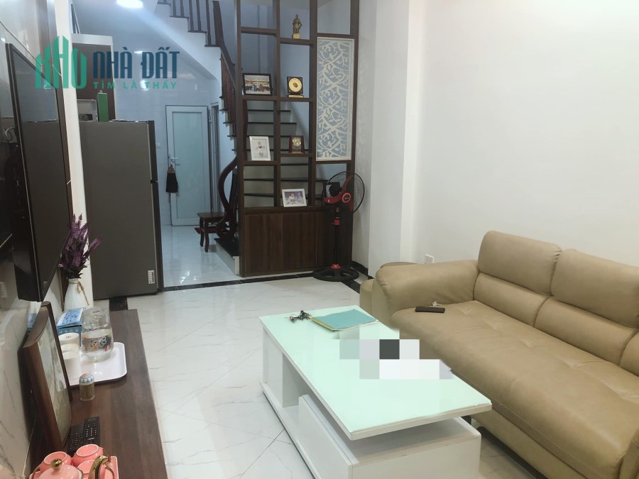 Bán nhà Trương Định - 41m2x5 tầng - Giá 3.6 tỷ - Ngõ thông - Ô tô đỗ gần