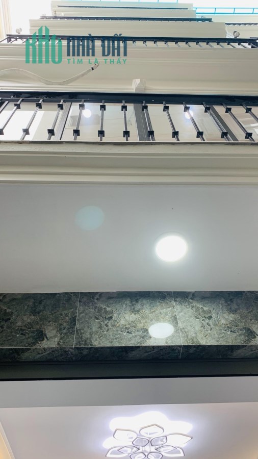 Bán nhà đấtphố Cát Linh, Đống Đa, dt 34m2, mt 4,68m, thang máy, mới xây 6 tầng