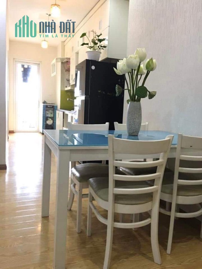 Bán gấp căn hộ Lô góc Kim Văn, Kim Lú, Full nội thất, 74m2, 3 ngủ, 2 WC, ở ngay, Giá 1.8xx tỷ.