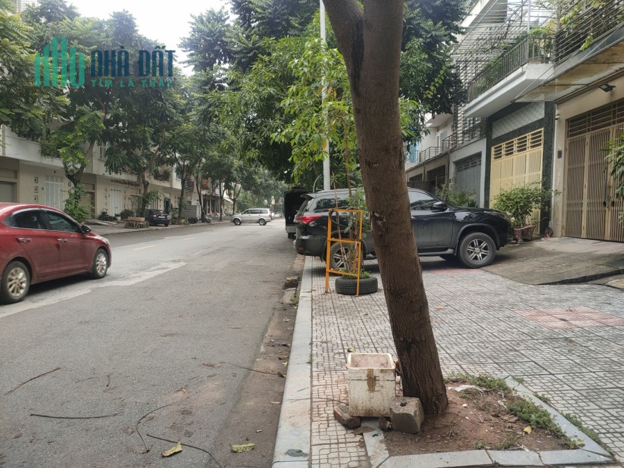 Bán nhà Văn Phú, Hà Đông, 90m2x4T, mt4.5m, đường 24m kinh doanh giá 12 tỷ