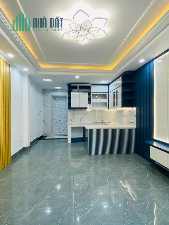 NHÂN HÒA 43M X 6 TẦNG MẶT TIỀN 4M. THANG MÁY CHẠY ÊM RU. NGÕ THÔNG. CÁCH Ô TÔ 30M.