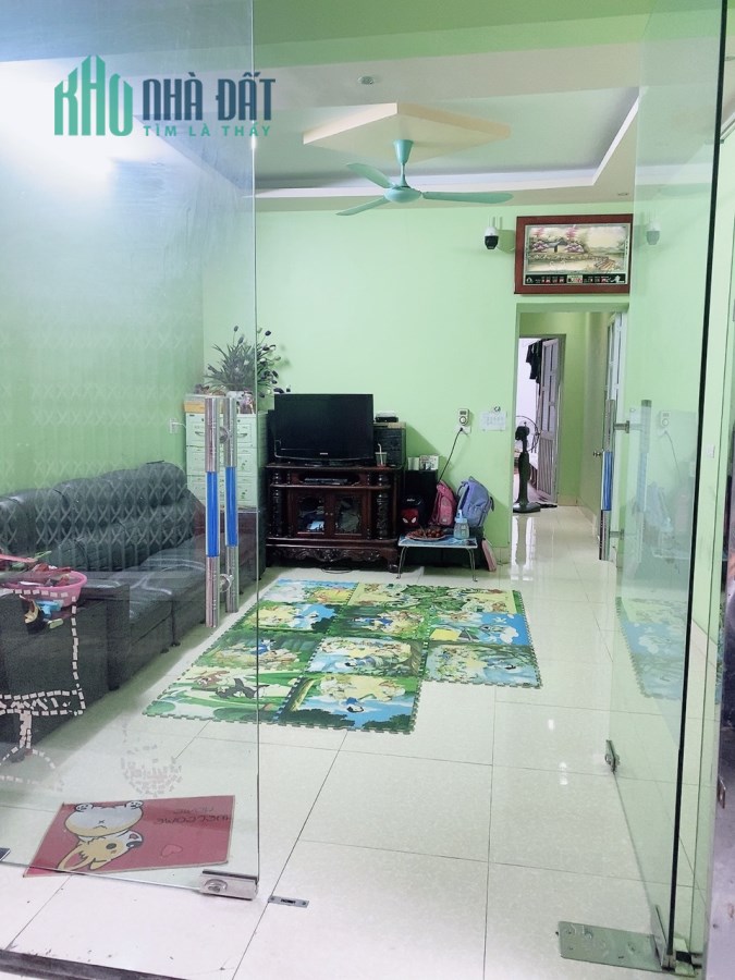 Chính chủ cần bán nhà 2 tầng mặt ngõ 175 - Số Nhà 30 Đường Nguyễn Văn Cừ - Phường Hoàng Văn Thụ -
