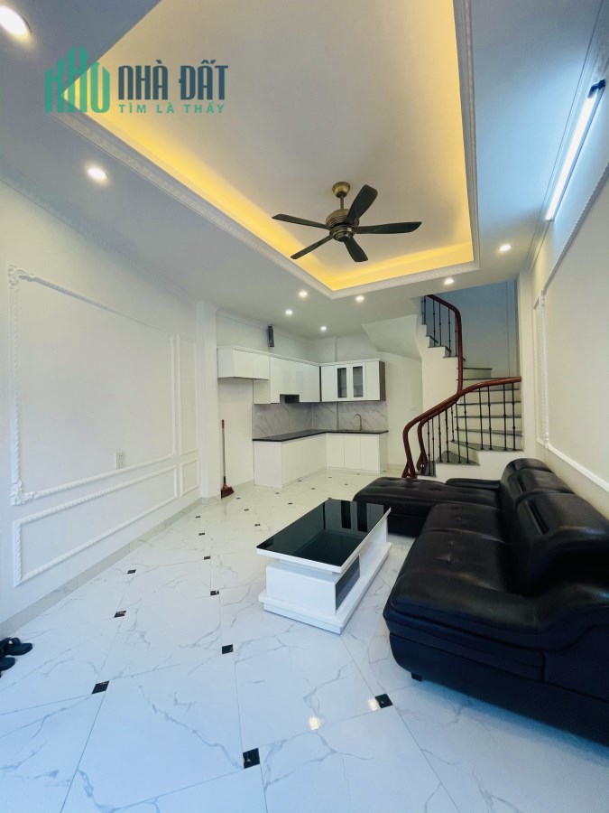 Căn góc Thượng Thanh đẹp Long Lanh,mặt tiền rộng,thiết kế hiện đại.chỉ hơn 3 tỉ
