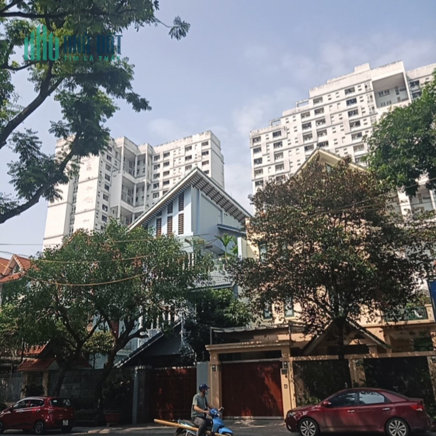 Biệt thự Lạc Long Quân gần Hồ Tây gara ô tô,vài bước ra phố 150m chỉ 14.5 tỷ