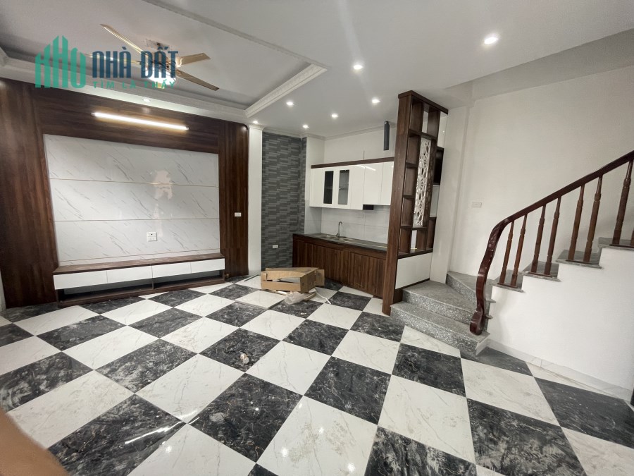 Bán nhà căn góc 4 tầng xây mới độc lập cách mặt đường Quang Trung chỉ 40m, dt 36m, nhiều tiện ích,
