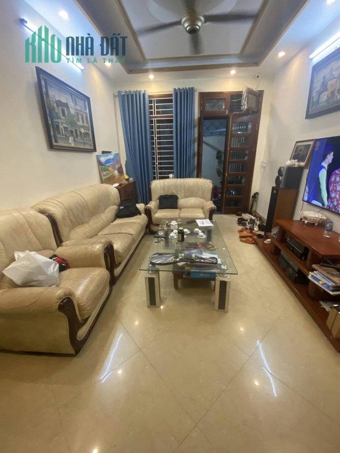 Bán Nhà Đường Giáp Nhị, Ô Tô Đỗ Cửa, Nở Hậu, 40m Chỉ 4 Tỷ