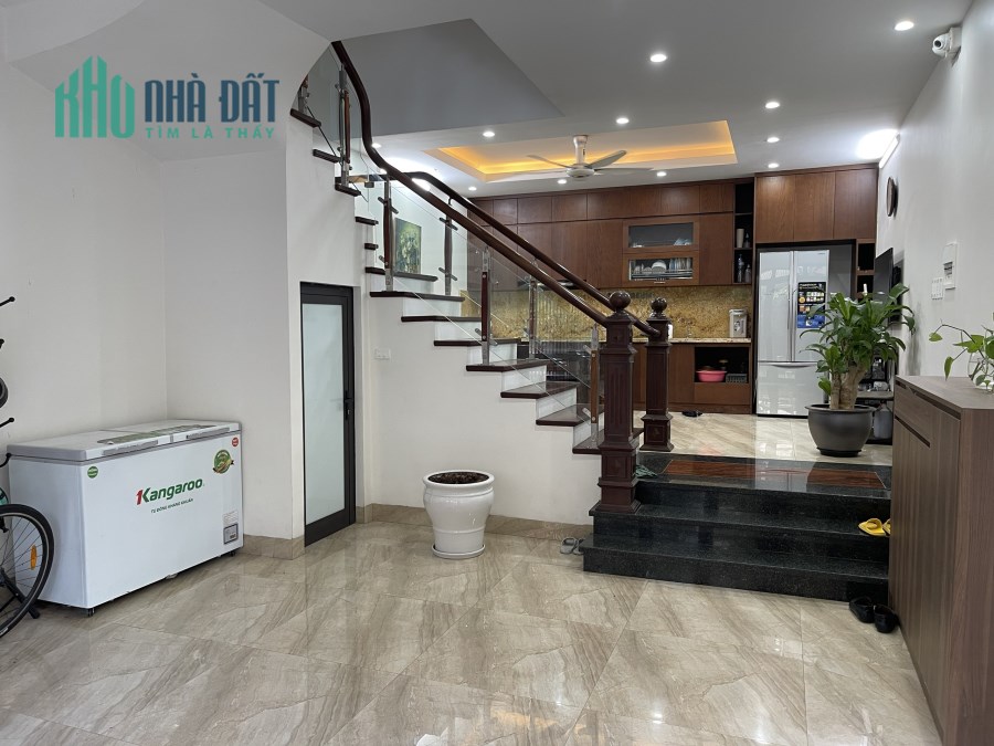 Cực phẩm Ô Tô tránh, ngõ thông, kd, Vp, Thạch Bàn dt 60 5 tầng mt 4.5 giá 9.9 tỷ long Biên