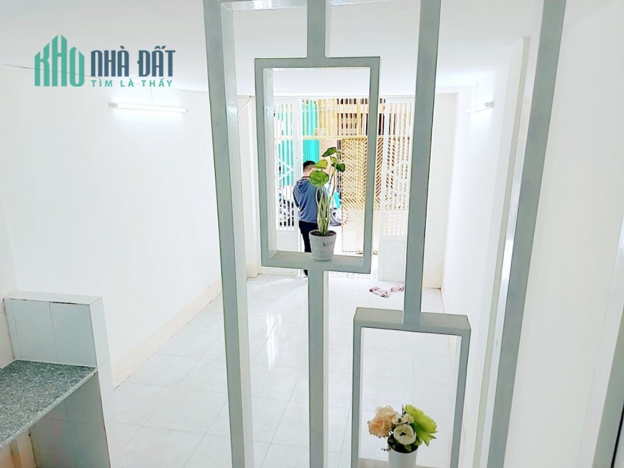 CỰC HIẾM, GẤP BÁN NHÀ, hẻm 1 xẹt, Trường Sa, quận Tân Bình, 73 m2 giá chỉ nhỉnh 4 tỷ
