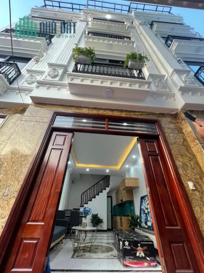 BÁN NHÀ THƯỢNG THANH CẦU CHUI THƯỢNG CÁT 5 TẦNG MỚI XE BA GÁC ĐỖ CỬA