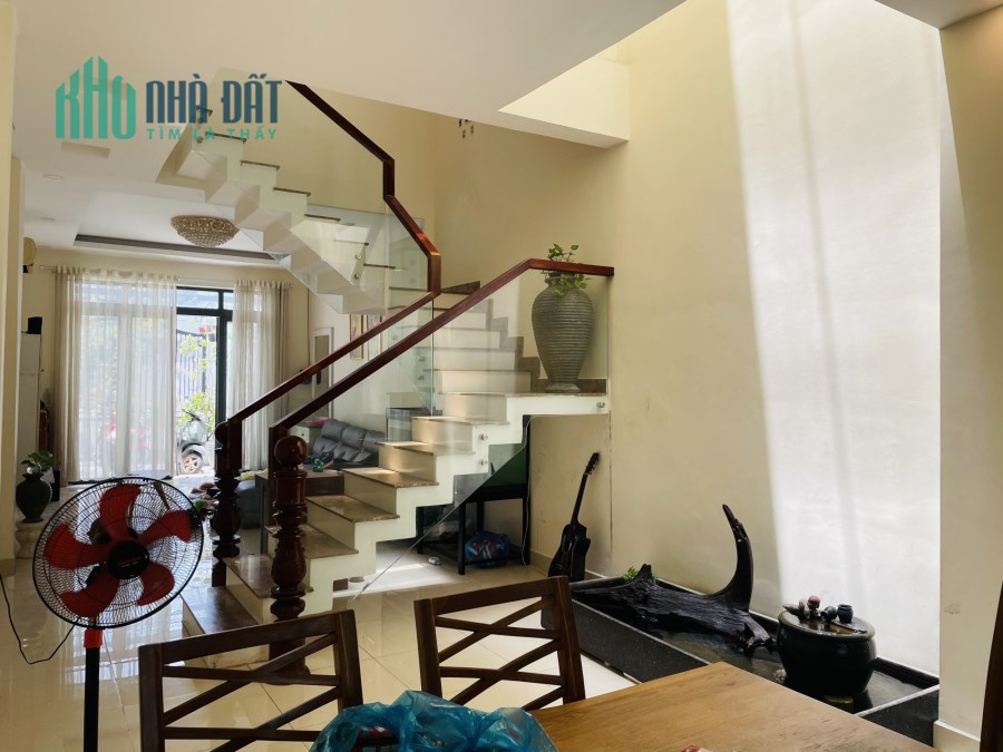 Bán nhà Gò Vấp, DƯƠNG QUẢNG HÀM, giá 6.1 tỷ, 4m x 18m, 4 lầu/
