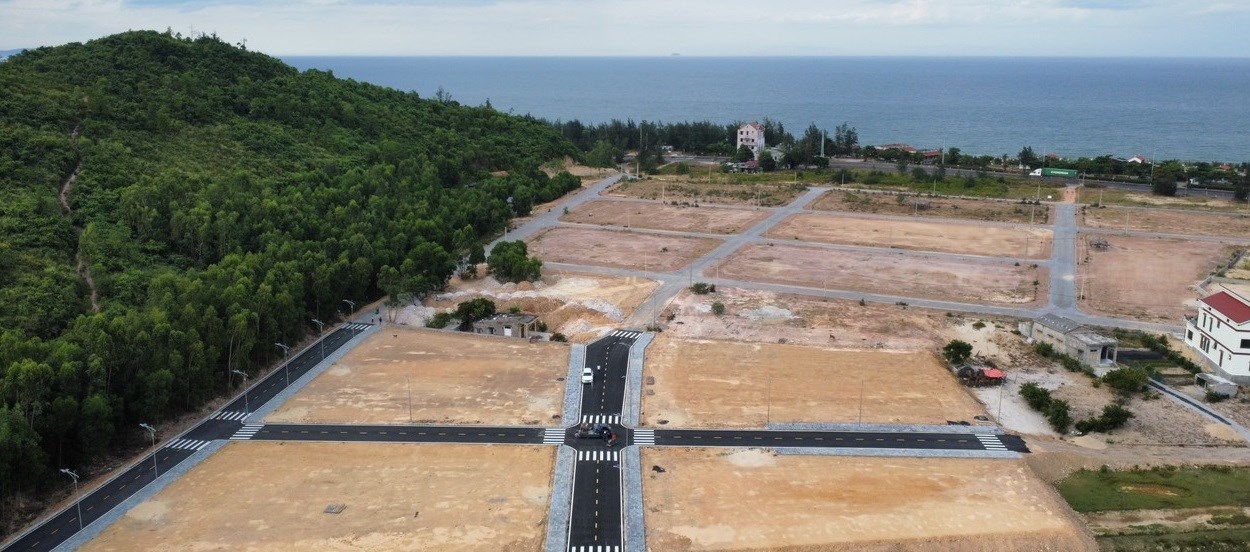 Đất biển emerald beach city ql1a đối diện danh thắng đá nhảy - có sổ hồng - giá f1 đầu tư là có lời