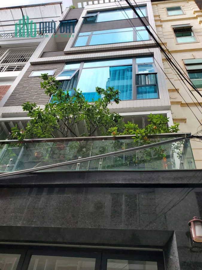 Siêu phẩm VP Lạc Long Quân ô tô tránh dừng đỗ 24h, thang máy, KD VP - SPA 100m – 17.8 tỷ