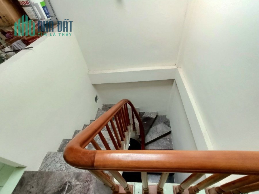 Bán nhà Tôn Đức Thắng ở luôn 35m2 4 tầng, 2.7 tỷ