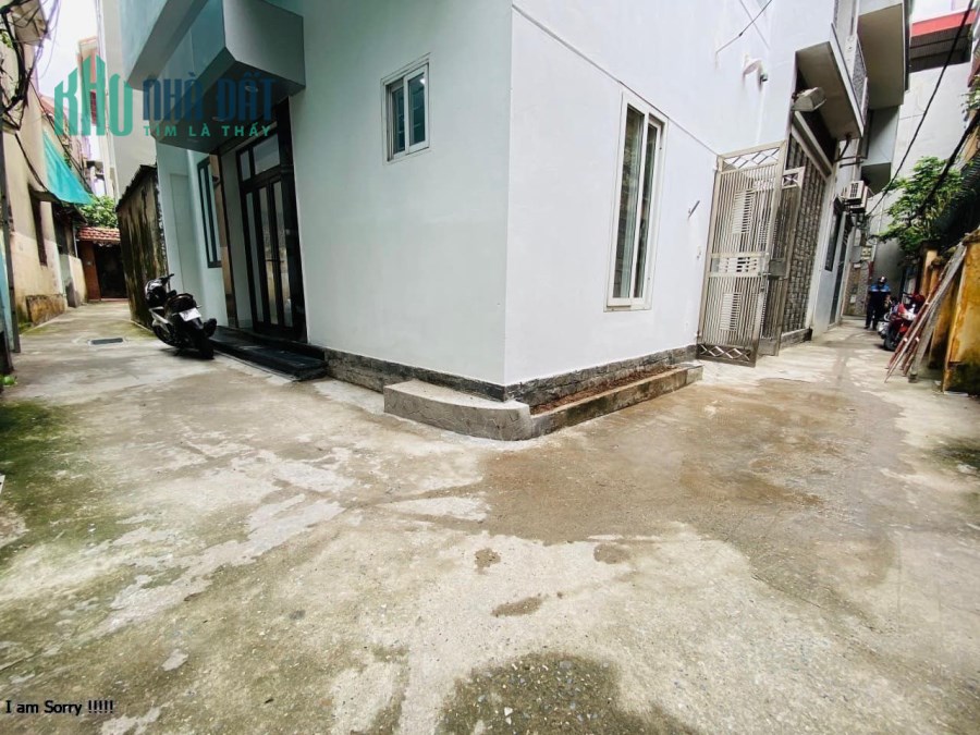 Bán nhà Lệ Mật, lô góc 2 thoáng, 2 mặt phố kinh doanh, ô tô tránh dỗ vào nhà.