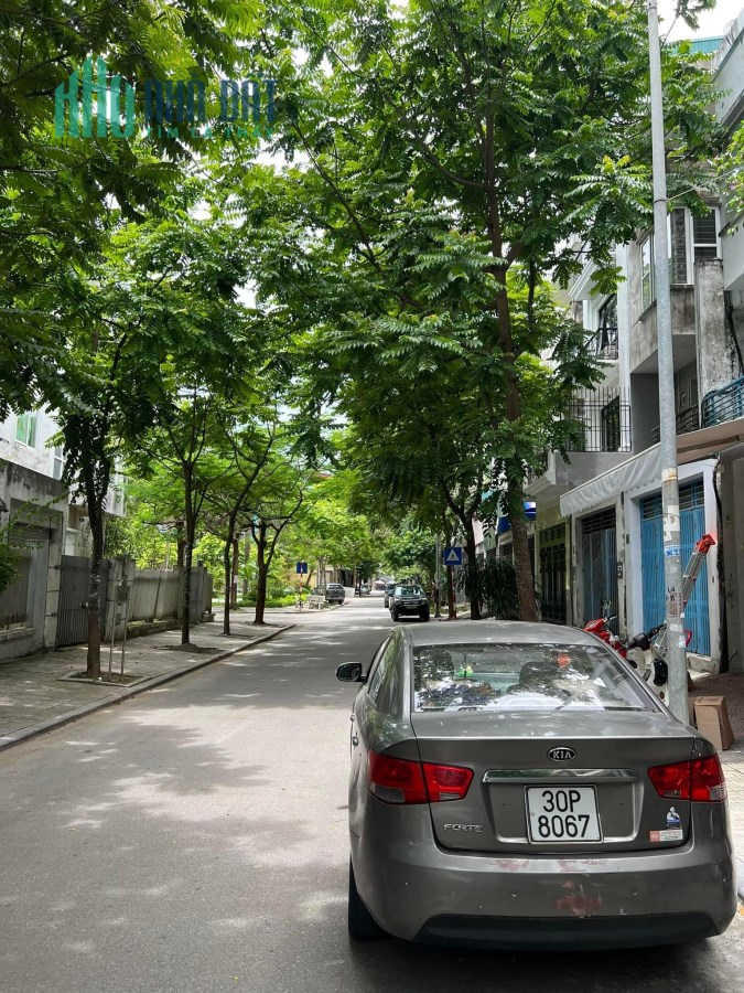 Bán liền kề Văn phú 90m2 4 tầng , gần công viên, ô chờ thang máy, 10.5 tỷ.