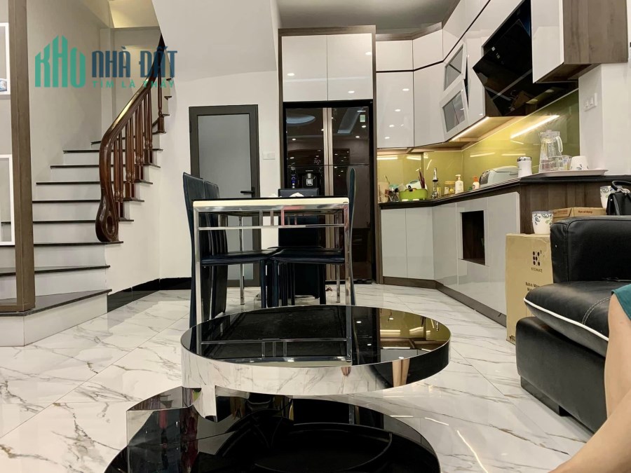 Nhà đẹp Xã Đàn 4 ngủ, ở ngay 46m*5 tầng chỉ 4,35 tỷ !!Hiếm.