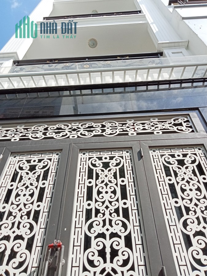 Nhà đẹp,mới Hẻm rộng 184 Âu Dương Lân P3, Quận 8
