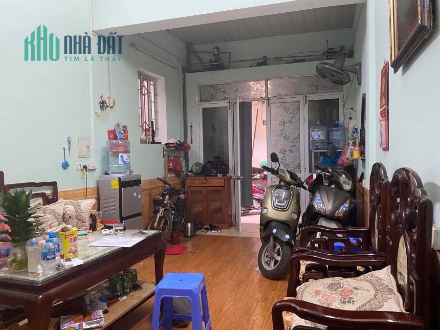 Bán Đất Tặng nhà 3 tầng phố 8/3 Quận Hai Bà Trưng
Giá