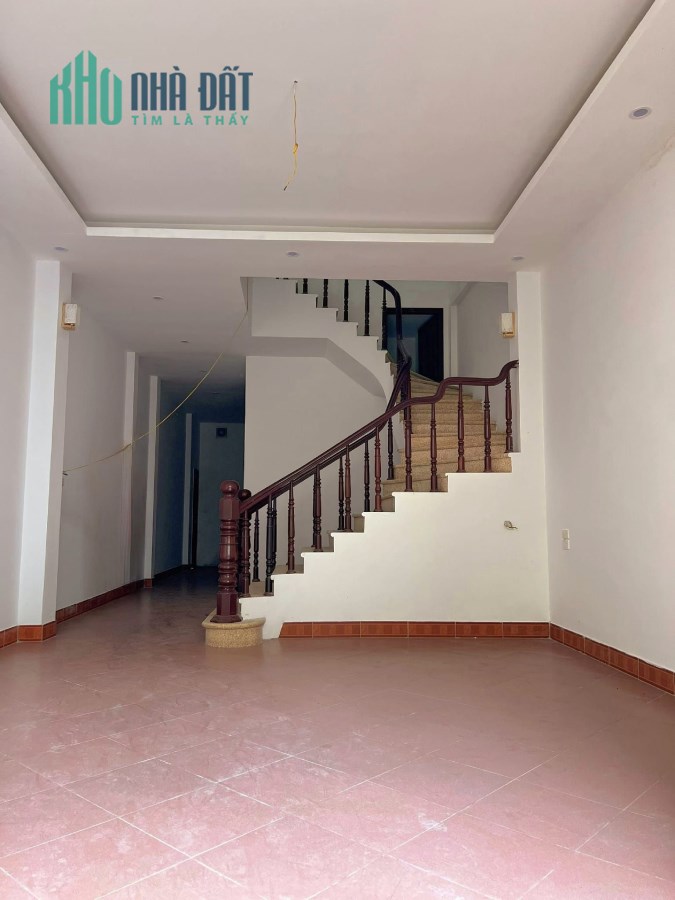 BÁN NHÀ NGAY GẦN NGÃ TƯ BẠCH MAI-TRƯƠNG ĐỊNH-HBT,HN 40M2X3,5TY