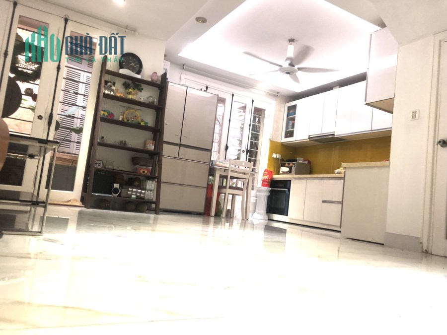 Bán nhà đẹp ở luôn Trần Hưng Đạo, Hoàn Kiếm 45m, 5T, MT7m, giá 24 tỷ. LH: 0366051369
