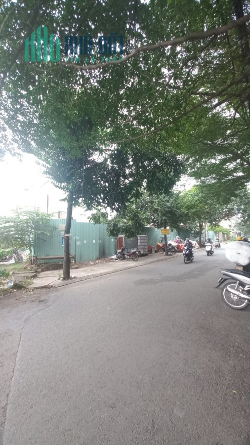 Góc 2MT Âu Cơ Q11 18x28 giá 75 tỷ