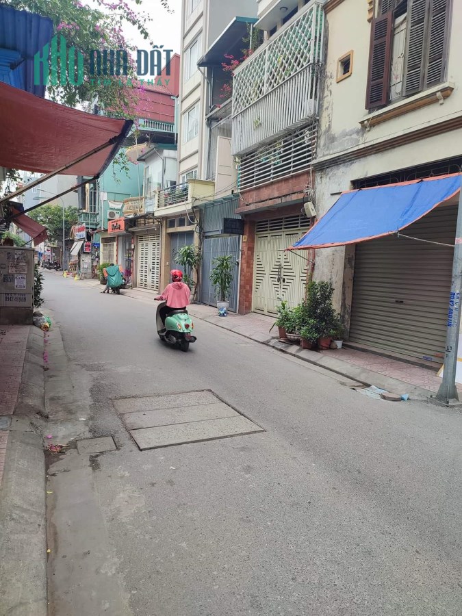 Gần 90m2 phố Ngọc Lâm, oto tránh, vỉa hè, kinh doanh sầm uất.