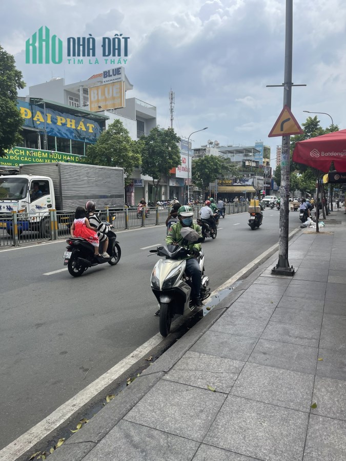 Bán nhà mật tiền Lũy Bán Bích - Tân Phú. DT 5 x 40, 5 tầng giá 25 tỷ.