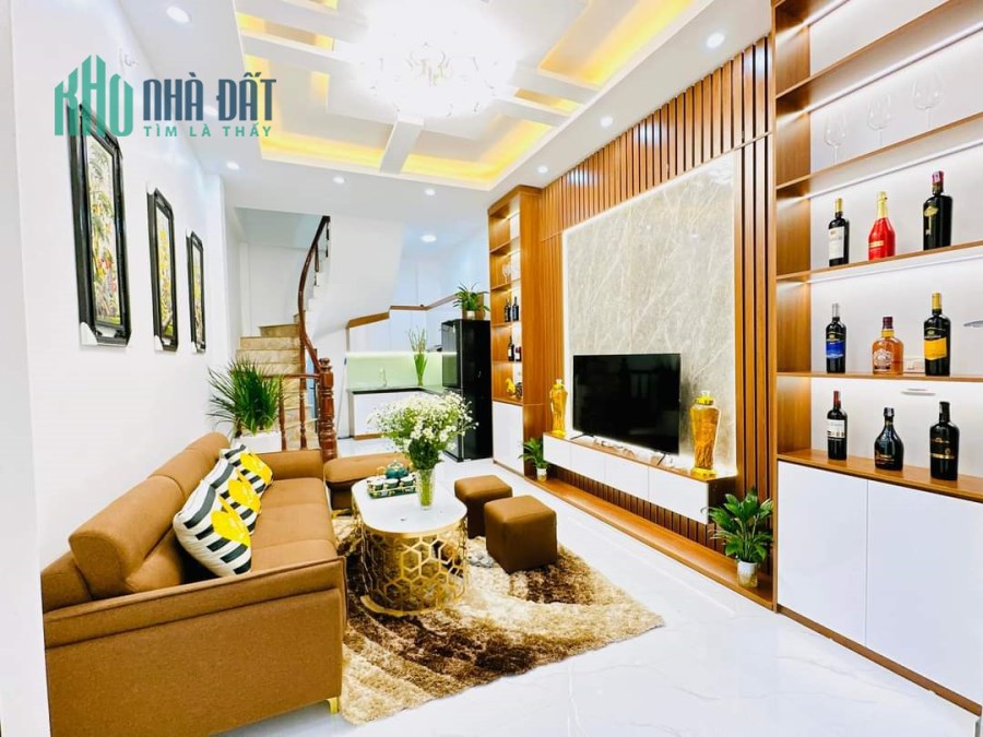 Hot Bán Nhà Đường Đại Mỗ căn 43m2 giá 2,8 tỷ.