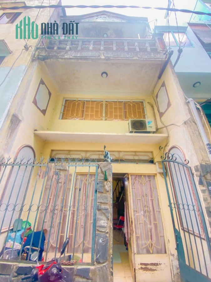 Bán nhà đường Nguyễn Thiện Thuật Quận 3 - Hẻm trước nhà 5M - 3 Tầng gần 30m2 - chỉ 5 Tỷ 4 TL